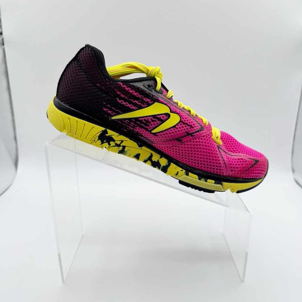 Newton Running Distance S 10 Pink Neon Yellow Womens Running Shoes 7.5 W000823
